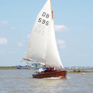 YW 14' Dayboat gunter rig, cruising finish, vgc