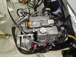 Leopard 40  - Engine