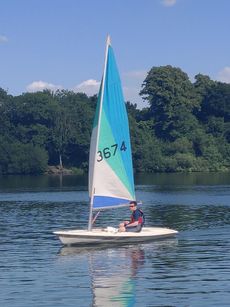 Great condition 4.7 laser dinghy