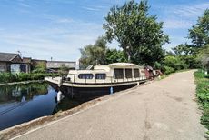 Wide beam Dutch barge 43ft x 9ft - Zwerver