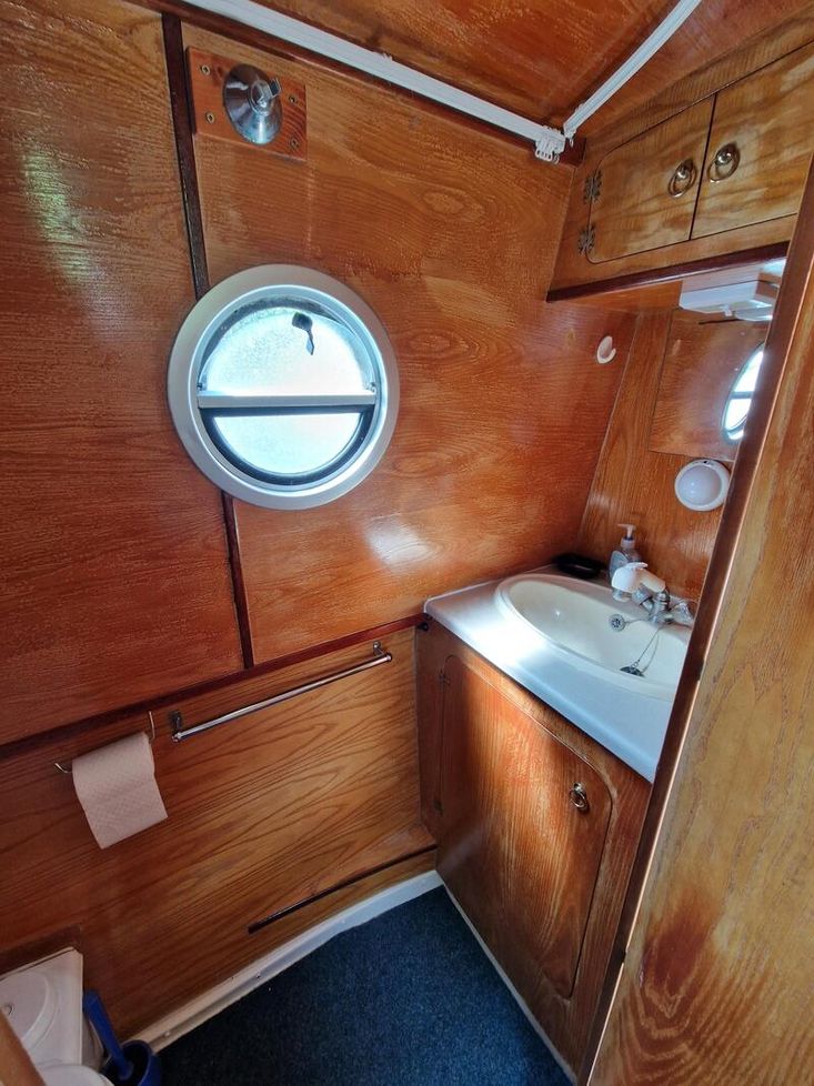 Sea Otter Narrowboats 30 Cruiser Stern for sale UK, Sea Otter