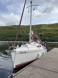 Delphia D29 Swing keel sailing boat complete with cradle