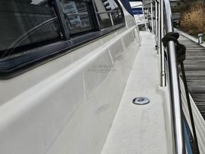 Birchwood 360 Challenger FLYBRIDGE - Side Deck