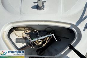 Bayliner 2252 - anchor
