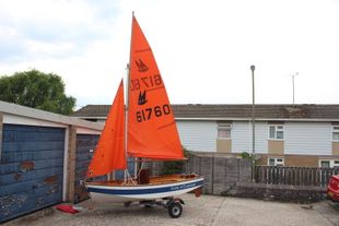 Mirror dinghy with sails, road trailer,