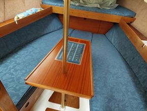 LM 24  - Saloon Table