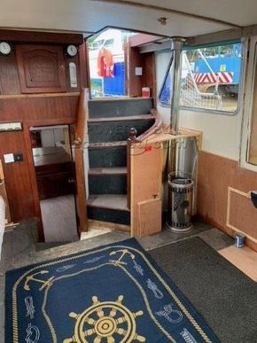 Marshall 42  - Interior