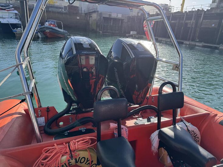 Tornado 10M Super CAT 4 Charter Seafaris 12+2