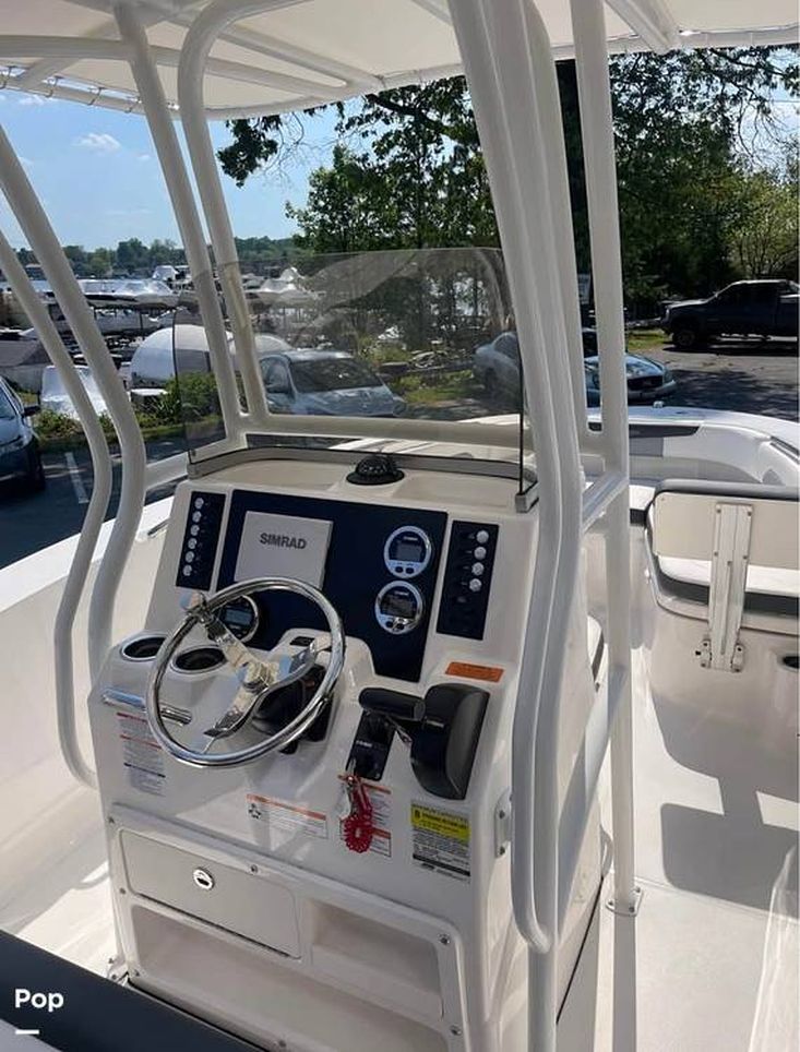 2024 Robalo 202 explorer