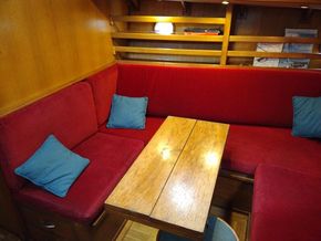 saloon - table drops to form double berth