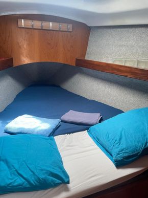 Bow cabin