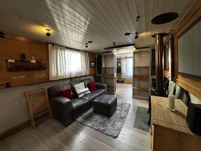 Lounge Area (Sofa Included)