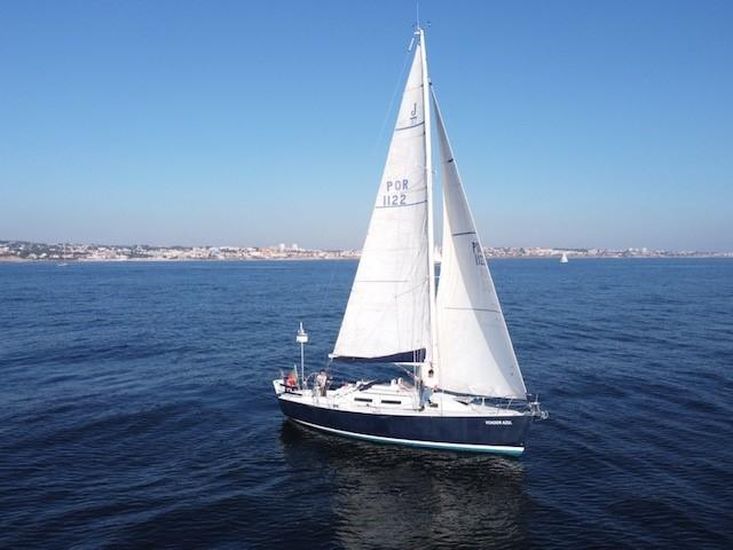 1998 J Boats 32