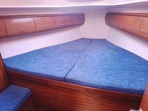 Bavaria 36 Cruiser - Forward Cabin