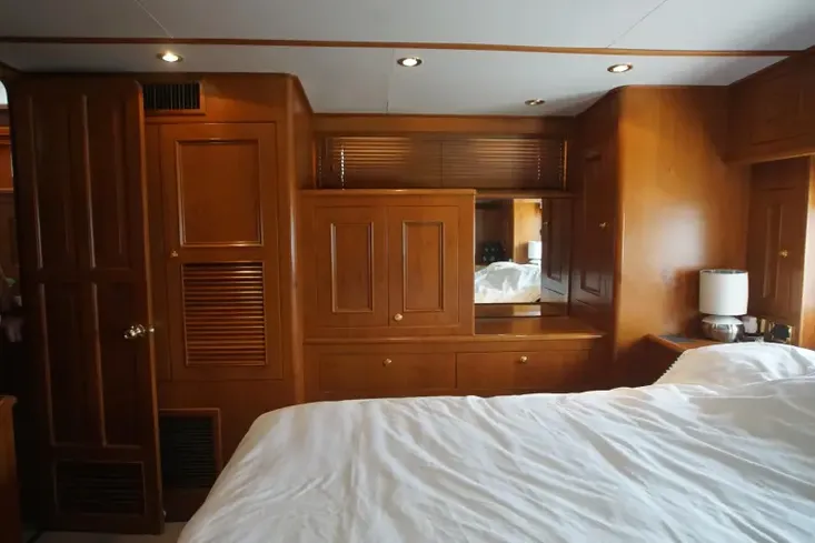 2005 Four Winns Horizon 240