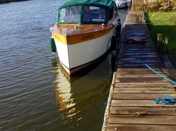1957 25 FOOT CLASSIC ANDREWS DAY BOAT