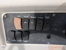 2004 Boston Whaler 240 Outrage