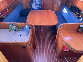 2006 Bavaria Cruiser 30 20