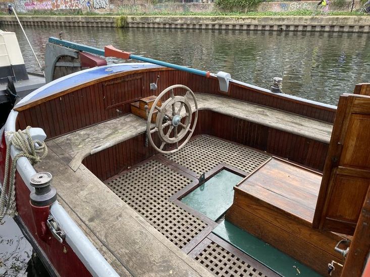 50ft Dutch Barge Tjalk with MOORING E.London