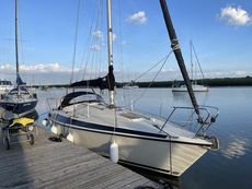 Maxi 84 Fin Keel Cruiser Racer Sailing Yacht