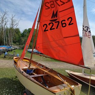 Mirror dinghy on combi trailer