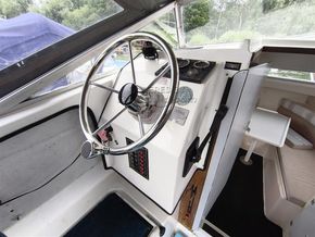 Fairline Vixen  - Helm Controls
