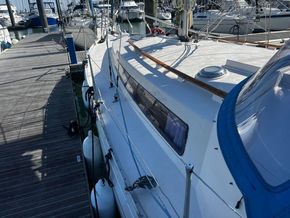 Moody 30  - Side Deck