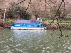 12x38ft River cruiser live aboard