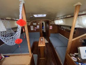 Sadler 32  - Saloon