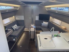 2020 Hanse 388 19