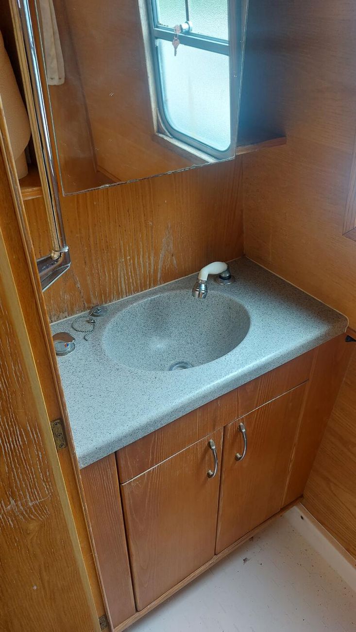 Sea Otter Narrowboats 32 Centre Cockpit for sale UK, Sea Otter