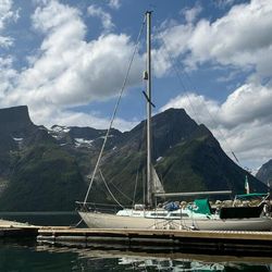Nicholson 35 Mark VII  1977  NEW DIESEL ENGINE