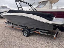 2023 Sea Ray 210 SPXE