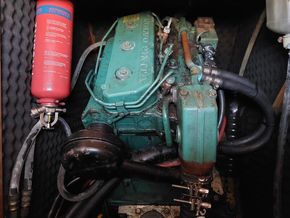 Moody 31 MkII  - Engine