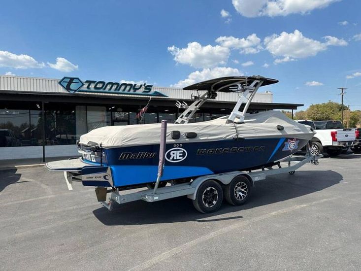 2016 Malibu 25 lsv