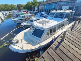 1990 Ernecraft Isis 700