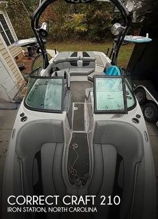 2009 Correct Craft 210 Super Air Nautique