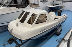 Seahog Commodore w/ 2013 Suzuki 40HP FourStroke