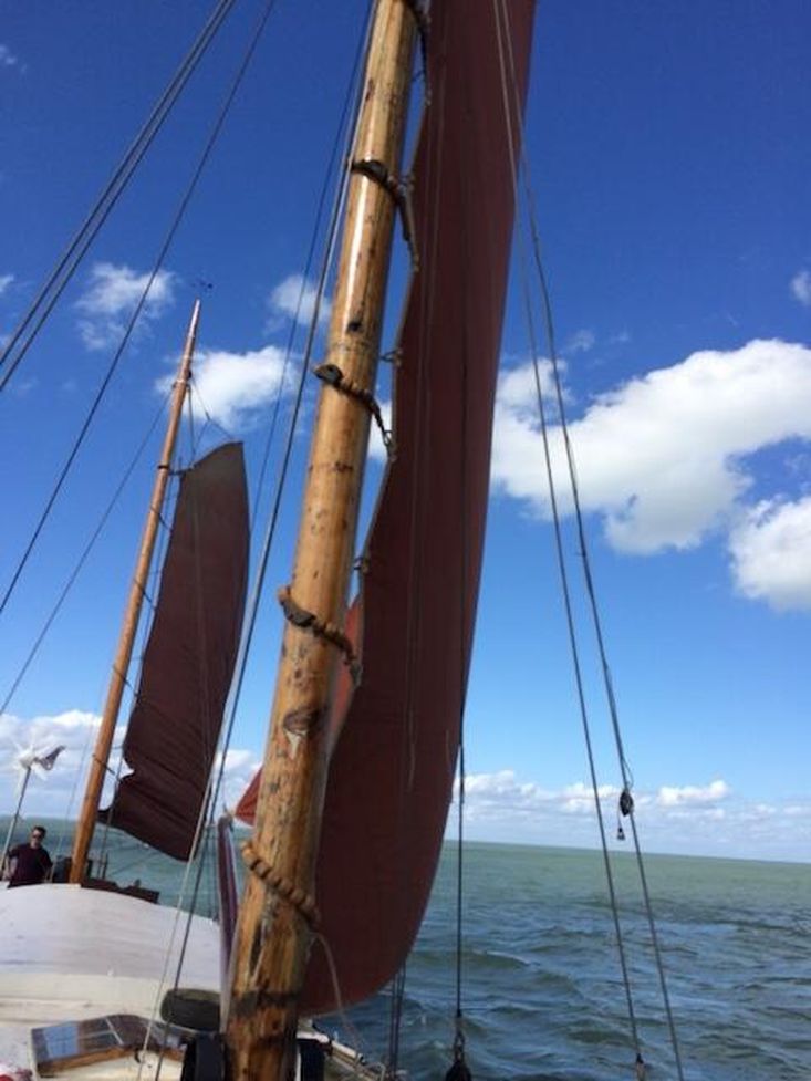 Two-masted sailing Paviljoentjalk
