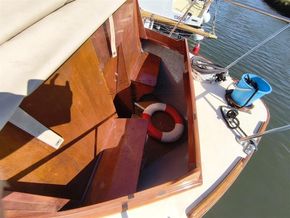 Moores of Wroxham 35 centre cockpit  - Foredeck