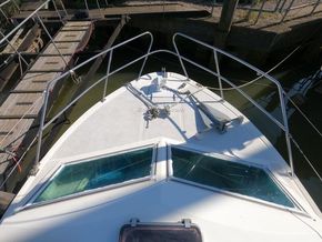 Fairline 32 Sedan  - Foredeck