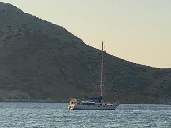 Astrea of Attica Dynamique Express 50 Deck Saloon