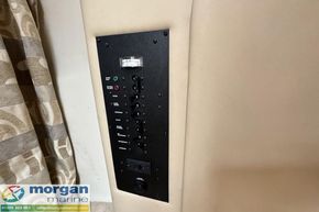 Rinker-Fiesta-Vee-250-panel