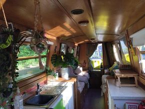 Looking to bow, mid boat