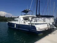 2003 Lagoon Power 43