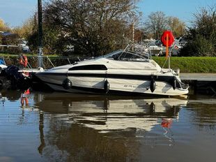 "MUTINY" 1991 Bayliner 2255 Ciera Sunbridge