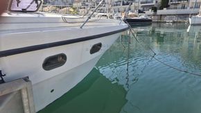 Nimbus 35DC  - Hull Close Up