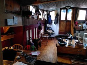 Saloon starboard
