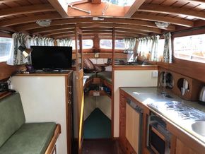 V Berths Bow Cabin, Galley & Saloon