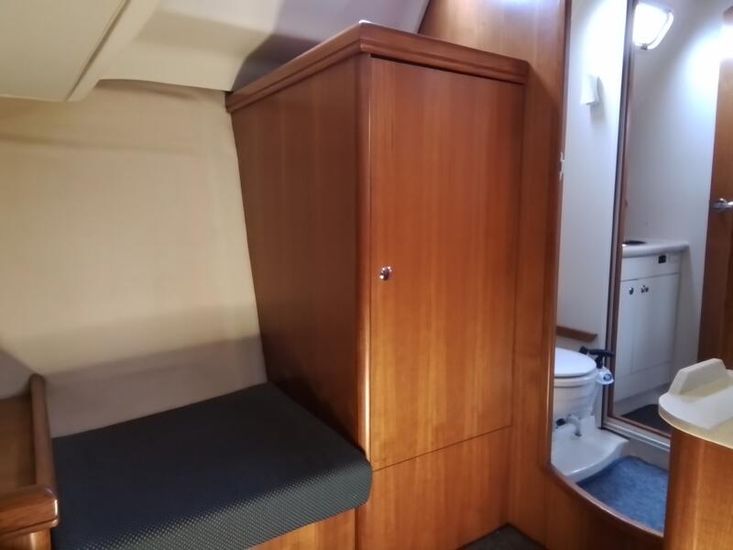 Hunter Legend 38 2007 bilge keel Perfect